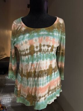 XCVI Tie-Dye Scoop Neck Tunic in Green, Peach & Olive